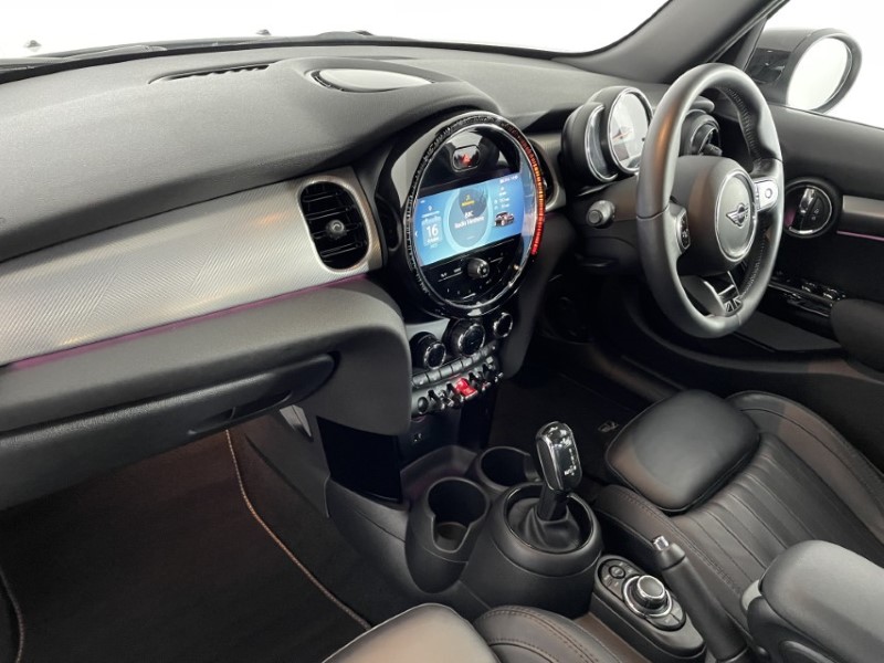 2022 (72) MINI HATCHBACK 1.5 Cooper Exclusive 5dr Auto 4670742