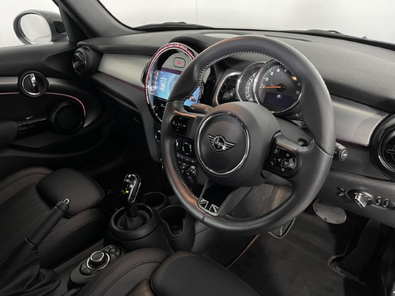 2022 (72) MINI HATCHBACK 1.5 Cooper Exclusive 5dr Auto 4670714