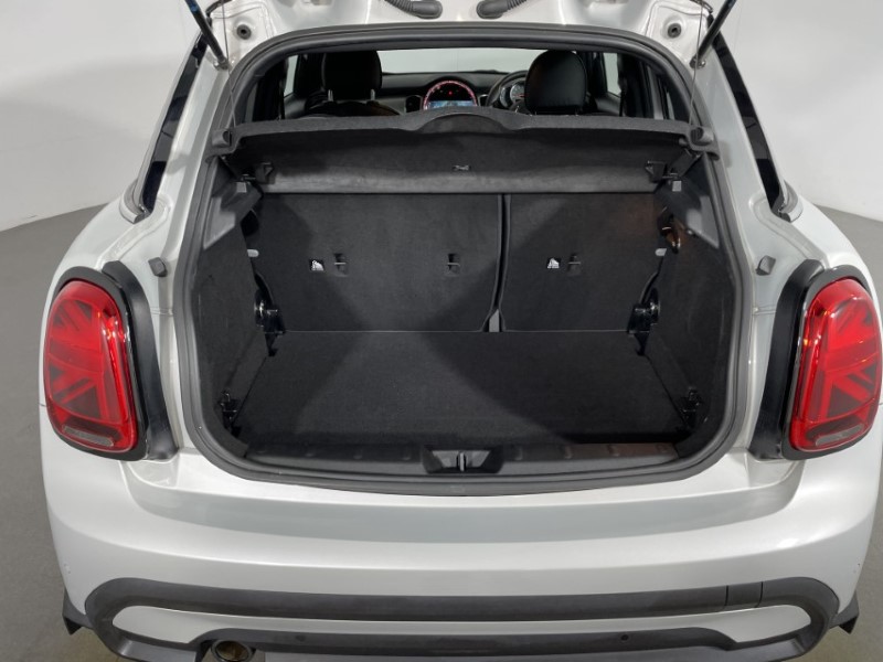 2022 (72) MINI HATCHBACK 1.5 Cooper Exclusive 5dr Auto 4670727