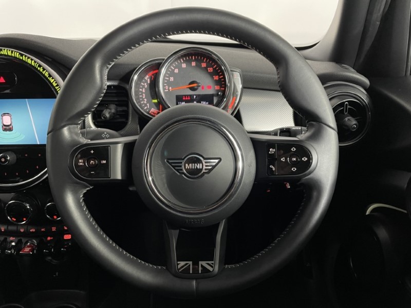 2022 (72) MINI HATCHBACK 1.5 Cooper Exclusive 5dr Auto 4670702