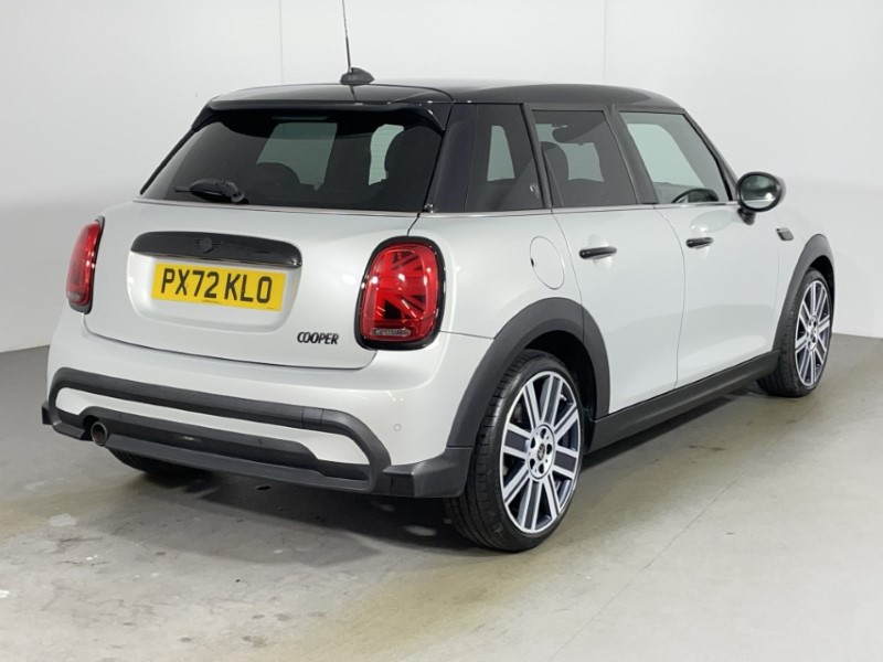 2022 (72) MINI HATCHBACK 1.5 Cooper Exclusive 5dr Auto 4670771