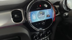 2022 (72) MINI HATCHBACK 1.5 Cooper Exclusive 5dr Auto 4670743