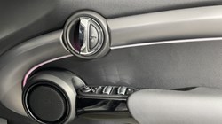2022 (72) MINI HATCHBACK 1.5 Cooper Exclusive 5dr Auto 4670720