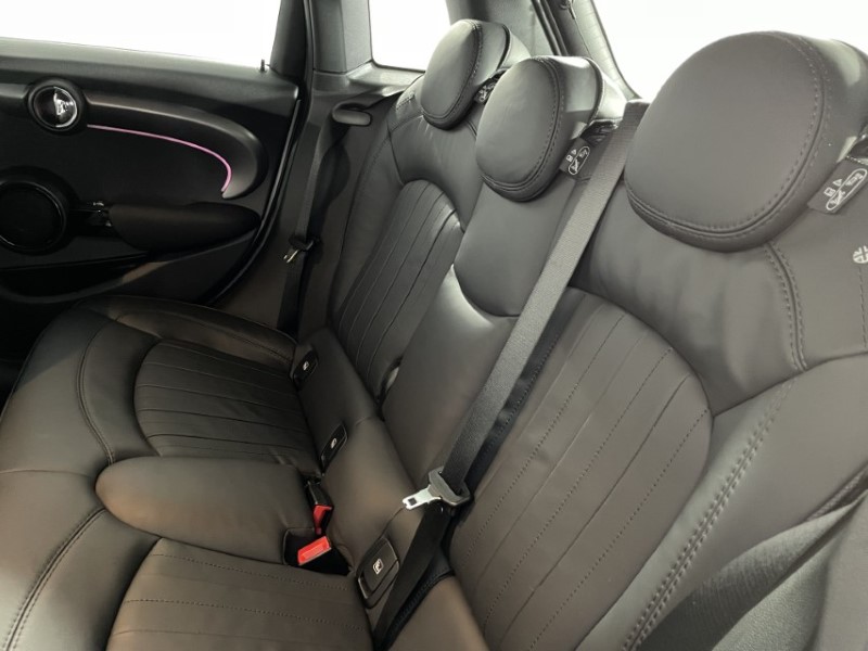 2022 (72) MINI HATCHBACK 1.5 Cooper Exclusive 5dr Auto 4670739