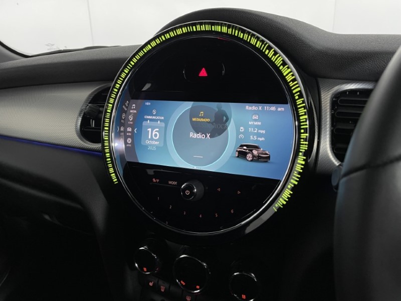 2022 (72) MINI HATCHBACK 1.5 Cooper Exclusive 5dr Auto 4670707