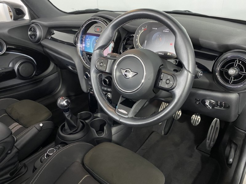 2022 (72) MINI CONVERTIBLE 1.5 Cooper Sport 2dr 4660272