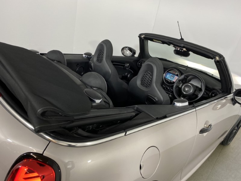 2022 (72) MINI CONVERTIBLE 1.5 Cooper Sport 2dr 4660286