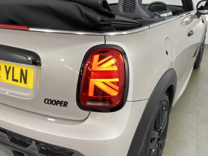 2022 (72) MINI CONVERTIBLE 1.5 Cooper Sport 2dr 4660285
