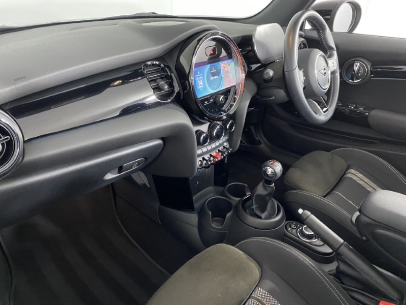 2022 (72) MINI CONVERTIBLE 1.5 Cooper Sport 2dr 4660281