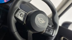 2024 (24) MINI COOPER 1.5 C Classic 3dr Auto 4649216