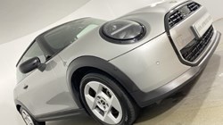 2024 (24) MINI COOPER 1.5 C Classic 3dr Auto 4649268