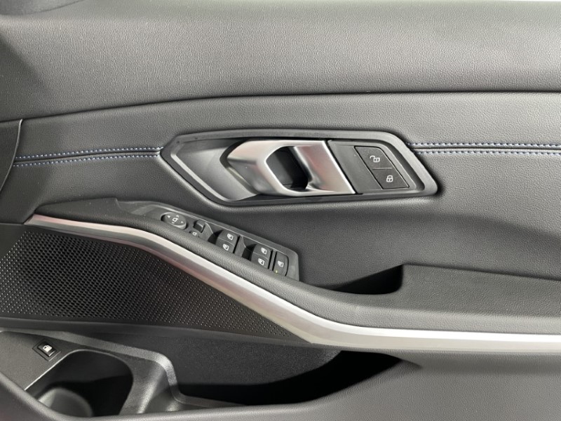 2025 (75) BMW 3 SERIES 330e 22.3 kWh M Sport 4dr Step Auto 4697107