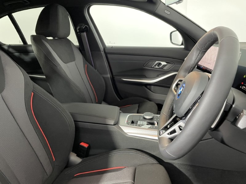 2025 (75) BMW 3 SERIES 330e 22.3 kWh M Sport 4dr Step Auto 4697102