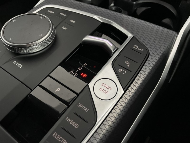 2025 (75) BMW 3 SERIES 330e 22.3 kWh M Sport 4dr Step Auto 4697088