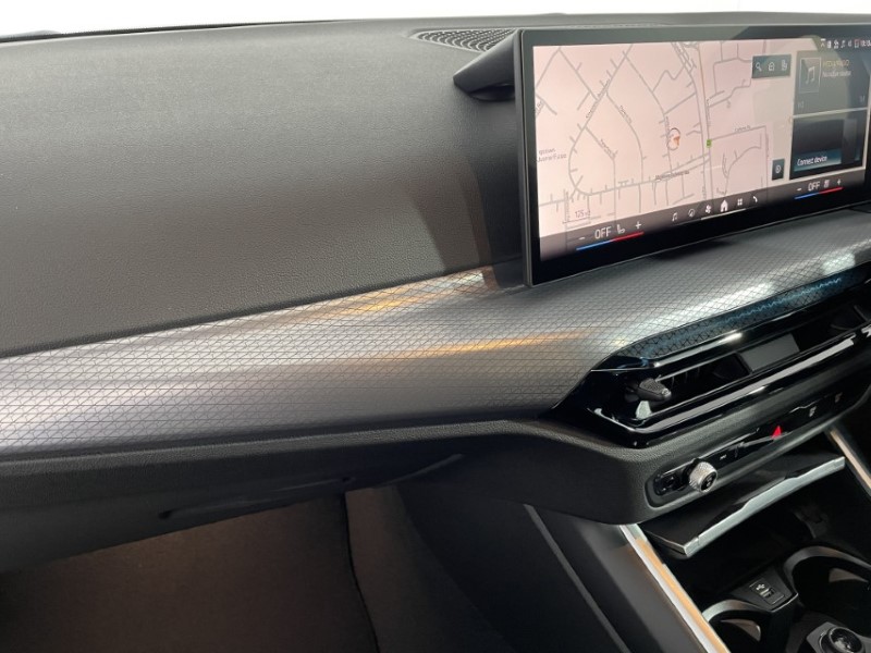 2025 (75) BMW 3 SERIES 330e 22.3 kWh M Sport 4dr Step Auto 4697137