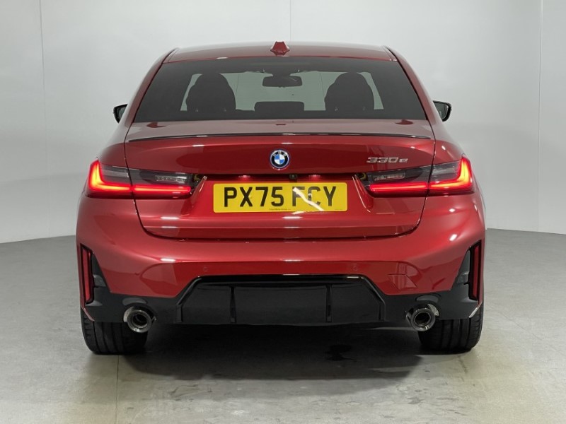2025 (75) BMW 3 SERIES 330e 22.3 kWh M Sport 4dr Step Auto 4697127