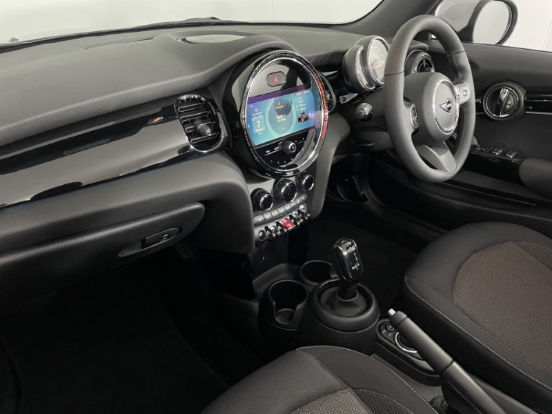 2022 (72) MINI CONVERTIBLE 1.5 Cooper Classic 2dr Auto 4661053