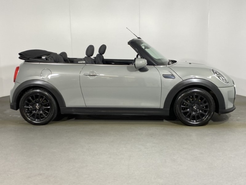 2022 (72) MINI CONVERTIBLE 1.5 Cooper Classic 2dr Auto 4660446