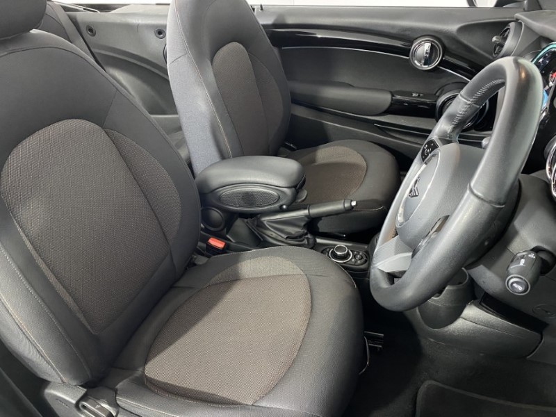 2022 (72) MINI CONVERTIBLE 1.5 Cooper Classic 2dr Auto 4660426