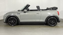 2022 (72) MINI CONVERTIBLE 1.5 Cooper Classic 2dr Auto 4660452