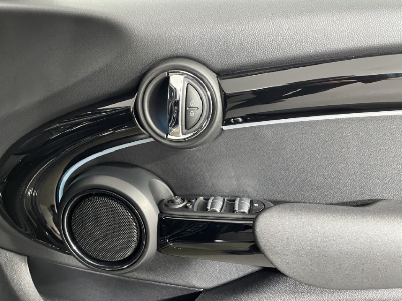 2023 (73) MINI HATCHBACK 1.5 Cooper Sport Premium 3dr Auto 4656059