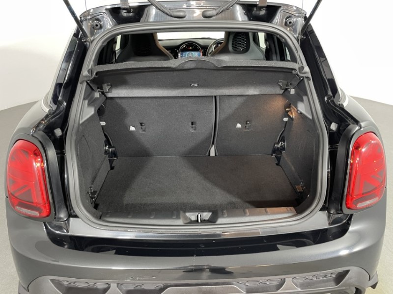 2023 (73) MINI HATCHBACK 1.5 Cooper Sport Premium 3dr Auto 4656065