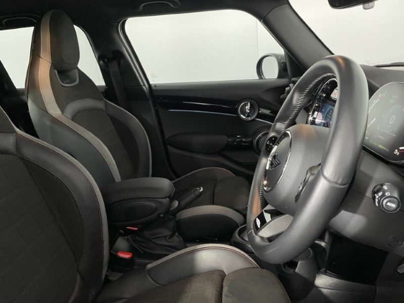 2023 (73) MINI HATCHBACK 1.5 Cooper Sport Premium 3dr Auto 4656054
