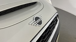 2019 (19) MINI HATCHBACK 2.0 Cooper S Sport II 3dr Auto 4639116