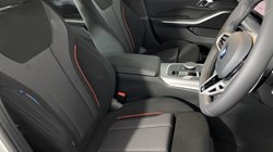 2025 (75) BMW 3 SERIES 320i M Sport 4dr Step Auto 4713835