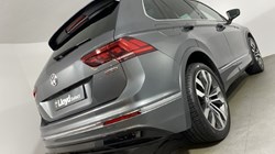 2020 (20) VOLKSWAGEN TIGUAN 2.0 TDi 150 4Motion R-Line Tech 5dr DSG 4648102