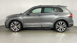 2020 (20) VOLKSWAGEN TIGUAN 2.0 TDi 150 4Motion R-Line Tech 5dr DSG 4648111