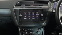 2020 (20) VOLKSWAGEN TIGUAN 2.0 TDi 150 4Motion R-Line Tech 5dr DSG 4648071