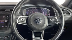 2020 (20) VOLKSWAGEN TIGUAN 2.0 TDi 150 4Motion R-Line Tech 5dr DSG 4648059