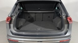2020 (20) VOLKSWAGEN TIGUAN 2.0 TDi 150 4Motion R-Line Tech 5dr DSG 4648084