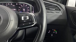 2020 (20) VOLKSWAGEN TIGUAN 2.0 TDi 150 4Motion R-Line Tech 5dr DSG 4648061