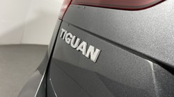2020 (20) VOLKSWAGEN TIGUAN 2.0 TDi 150 4Motion R-Line Tech 5dr DSG 4648091