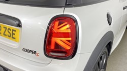 2022 (72) MINI HATCHBACK 2.0 Cooper S Sport 3dr Auto 4634887