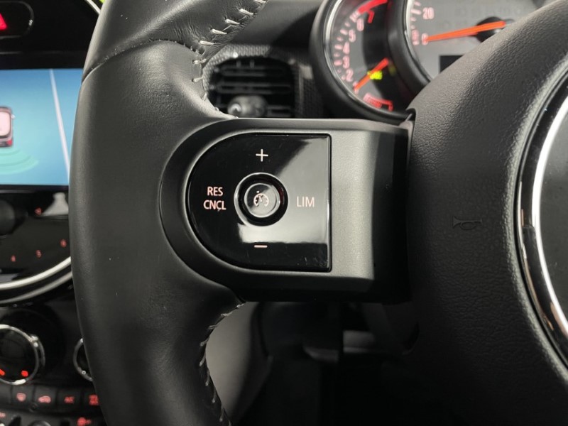 2022 (72) MINI HATCHBACK 1.5 Cooper Exclusive 3dr Auto 4697671