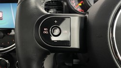 2022 (72) MINI HATCHBACK 1.5 Cooper Exclusive 3dr Auto 4697671