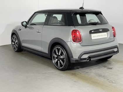 2022 (72) MINI HATCHBACK 1.5 Cooper Exclusive 3dr Auto