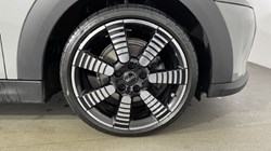 2022 (72) MINI HATCHBACK 1.5 Cooper Exclusive 3dr Auto 4697692