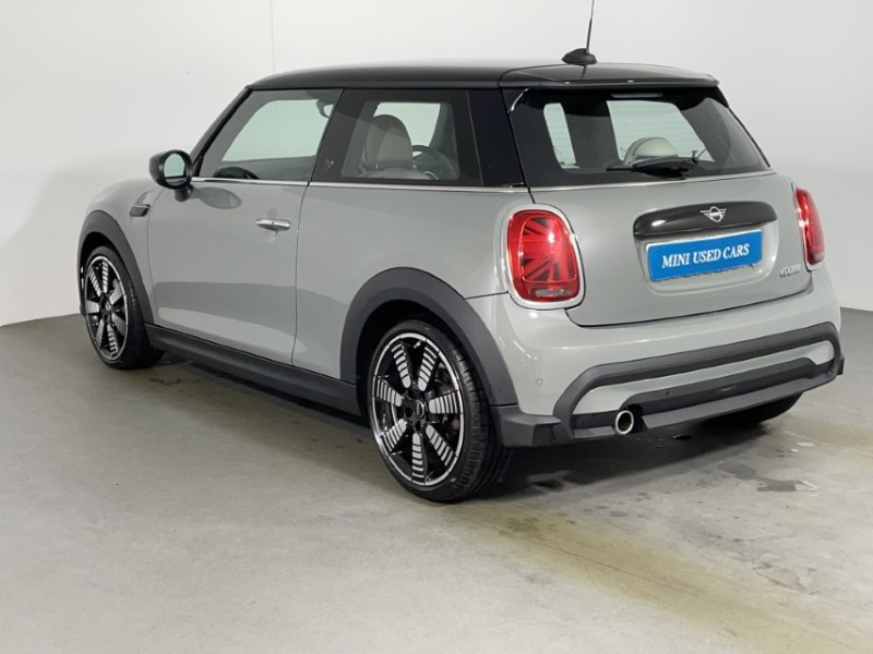 2022 (72) MINI HATCHBACK 1.5 Cooper Exclusive 3dr Auto