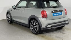 2022 (72) MINI HATCHBACK 1.5 Cooper Exclusive 3dr Auto 1
