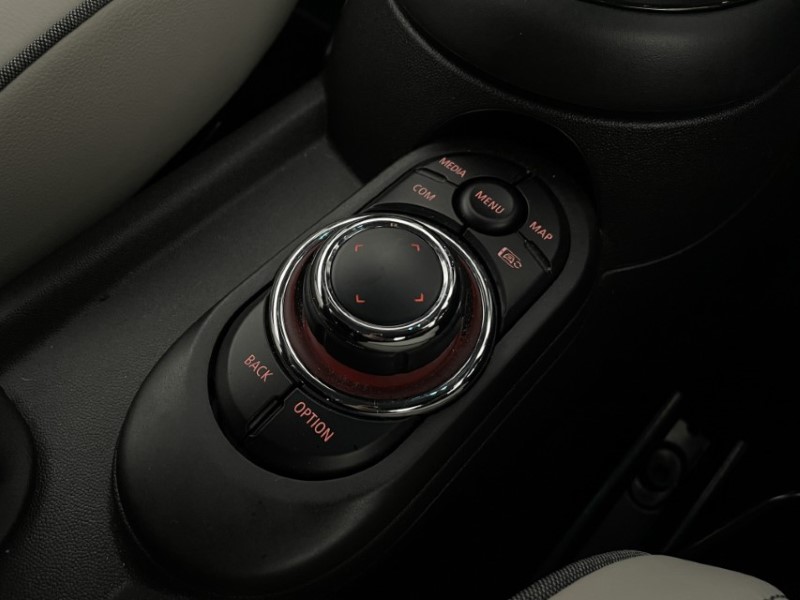 2022 (72) MINI HATCHBACK 1.5 Cooper Exclusive 3dr Auto 4697676