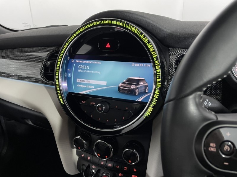 2022 (72) MINI HATCHBACK 1.5 Cooper Exclusive 3dr Auto 4697683