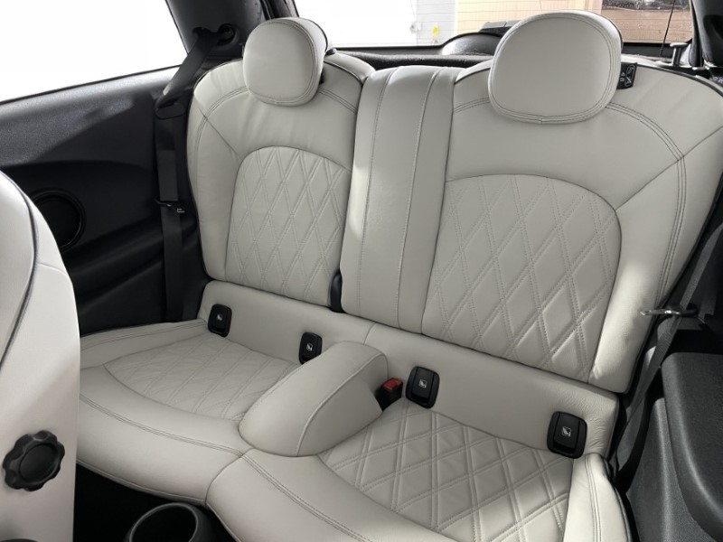 2022 (72) MINI HATCHBACK 1.5 Cooper Exclusive 3dr Auto 4697711