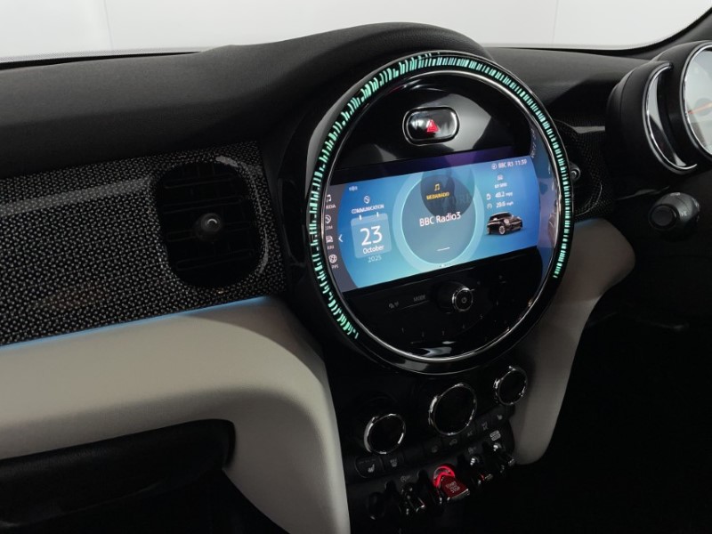 2022 (72) MINI HATCHBACK 1.5 Cooper Exclusive 3dr Auto 4697715