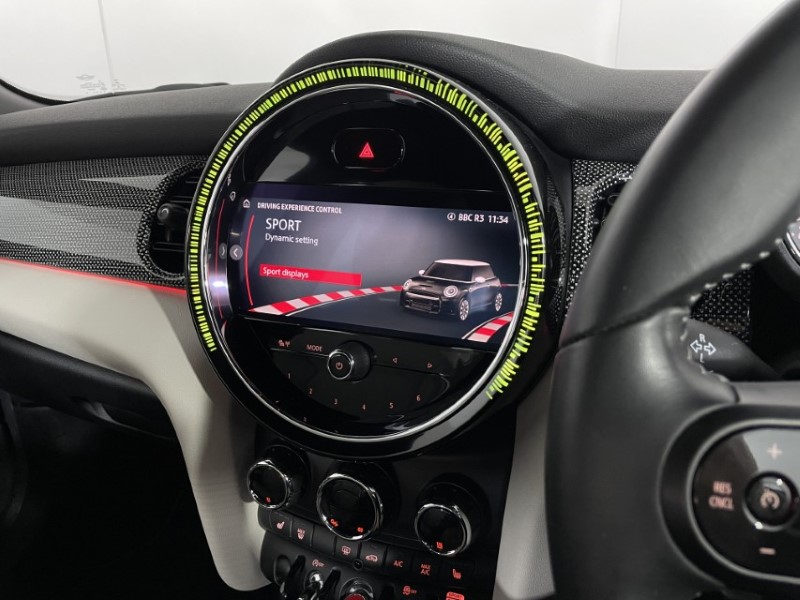 2022 (72) MINI HATCHBACK 1.5 Cooper Exclusive 3dr Auto 4697681