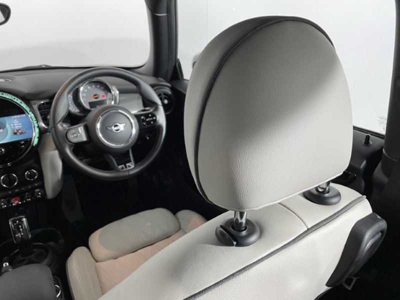 2022 (72) MINI HATCHBACK 1.5 Cooper Exclusive 3dr Auto 4697712