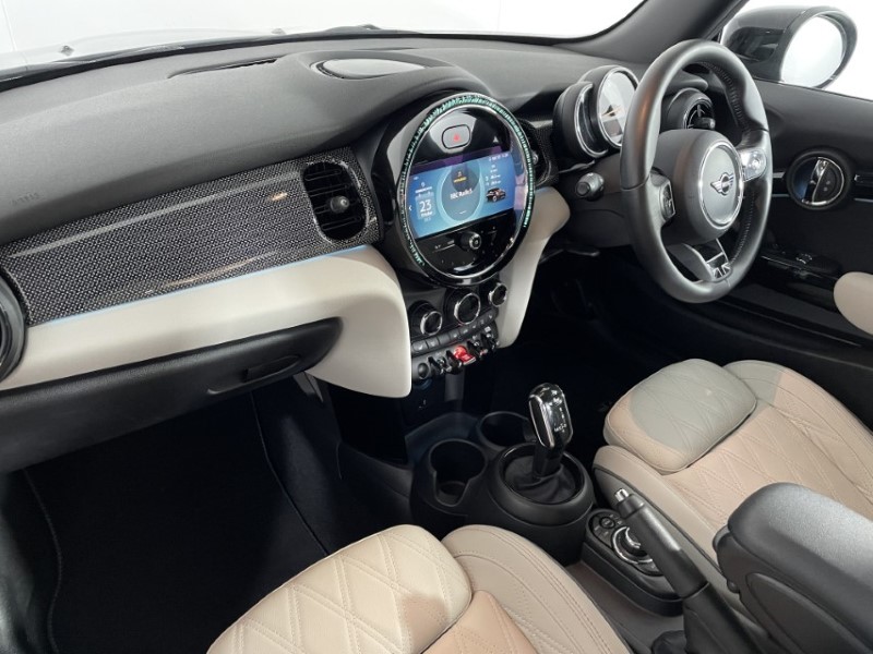 2022 (72) MINI HATCHBACK 1.5 Cooper Exclusive 3dr Auto 4697714